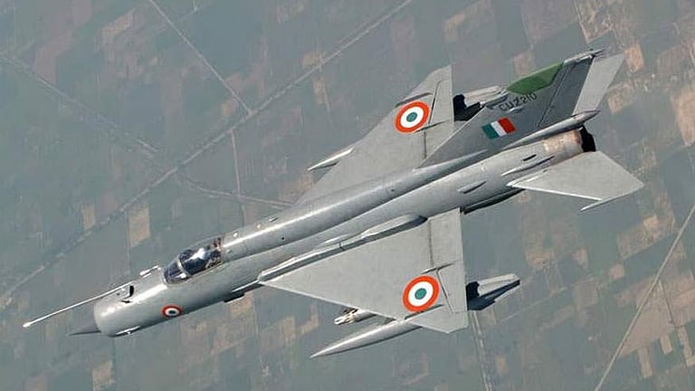 வான் சகாப்தம் நிறைவு: 60 ஆண்டு கால மிக்-21 போர் விமானங்களுக்கு சண்டீகரில் பிரியாவிடை!