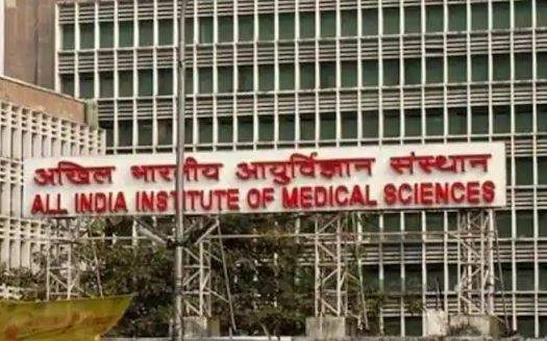 அறிவியல் வளர்ச்சிக்கு வழிகாட்டிய தாய்மை: கருச்சிதைவு ஆன கருவை எய்ம்ஸ் மருத்துவமனைக்கு தானமளித்த பெண்