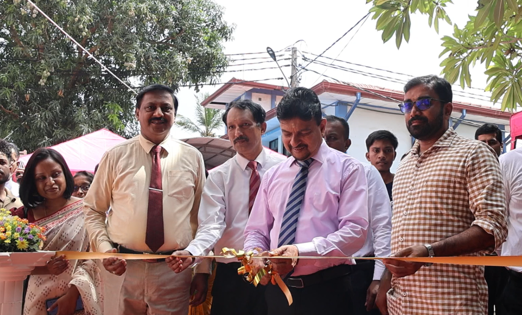 யாழ்ப்பாணத்தில் விசேட தொழிற்சந்தை  – பெருமளவு இளைஞர், யுவதிகள் பங்கேற்பு.