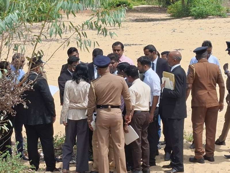 குருக்கள்மடம் மனிதப் புதைகுழி பகுதியை இன்று நேரில் சென்று பார்வையிட்ட நீதிபதி.