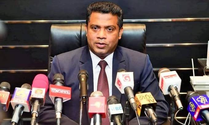 நாமலின் சட்டக் கல்வி மர்மம்: சபையில் அரசு கேள்விக்கணை.