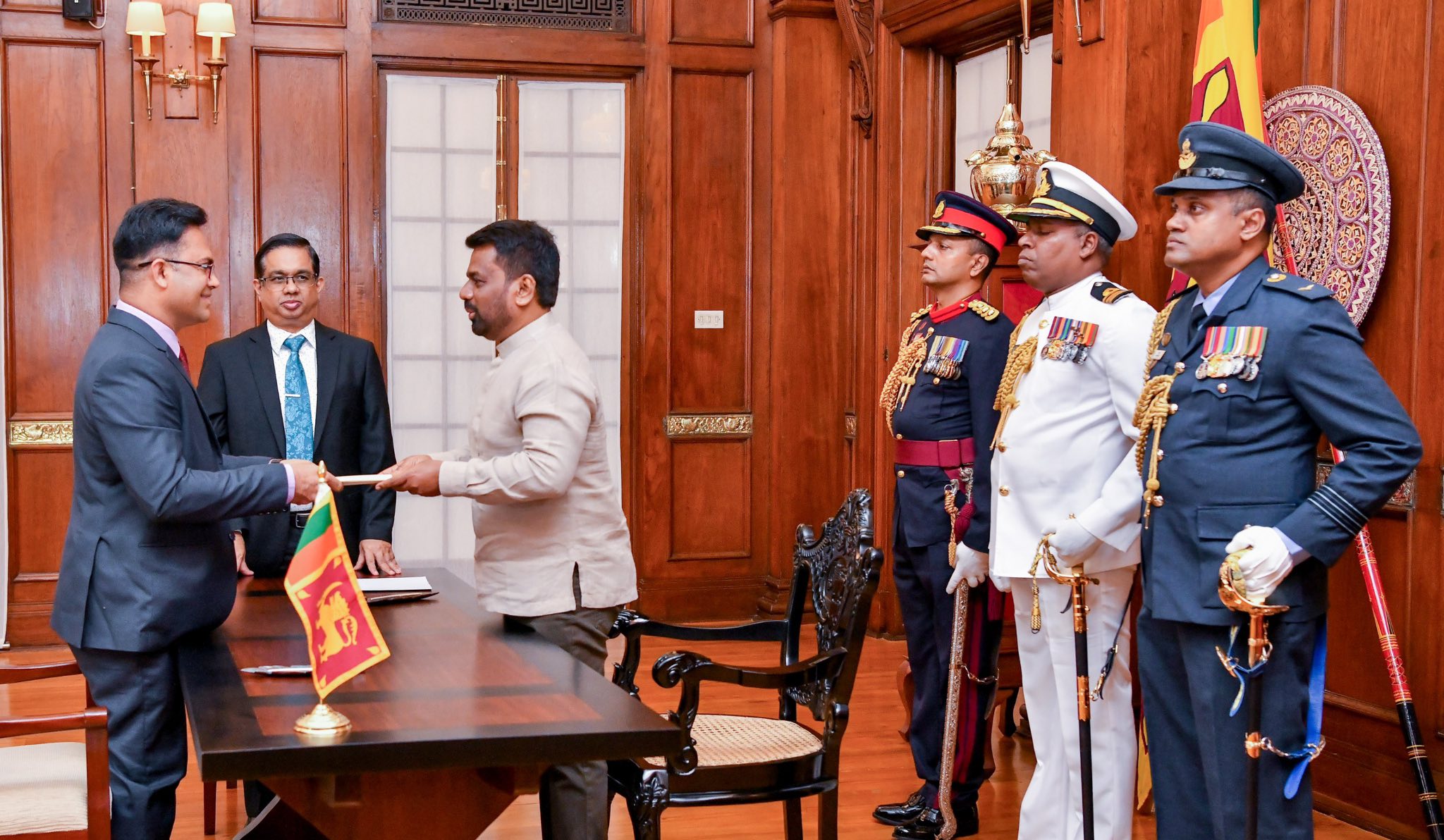 அநுர அரசாங்கத்தில் முதல் தடவையாக  அமைச்சரவையில் அதிரடி மாற்றம்!