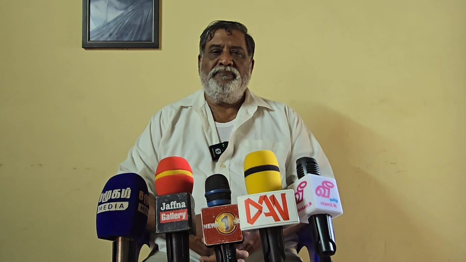 அரசைத் தேர்தலை நடத்த வையுங்கள்!  அனைத்துத் தமிழ்க் கட்சிகளிடம் வரதராஜப்பெருமாள் வற்புறுத்து.