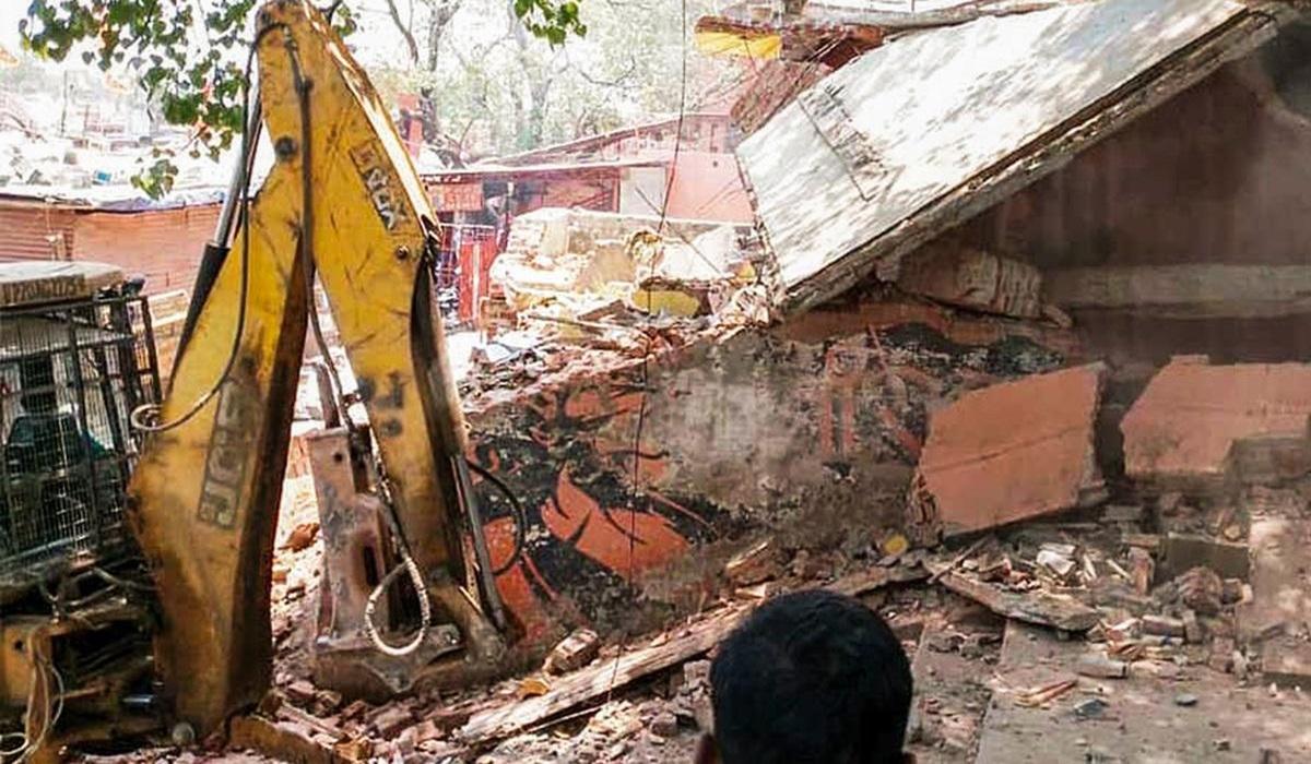 மதகுரு தவுகீர் ராஸாவுக்குத் தொடர்புடைய 8 ஆக்கிரமிப்புக் கட்டிடங்கள் இடிப்பு: உ.பி. அரசு அதிரடி!