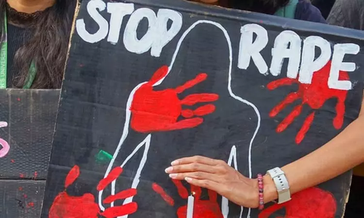 மேற்கு வங்கம்: மருத்துவ மாணவி கடத்தி பாலியல் வன்கொடுமை; 3 பேர் கொண்ட கும்பலுக்குத் தேடுதல் வேட்டை!