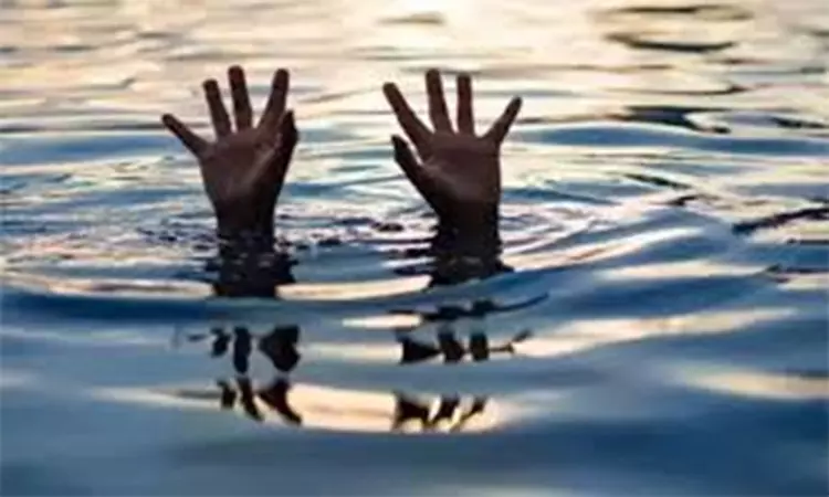 சாத் பூஜை துயரம்: கங்கை ஆற்றில் புனித நீராடச் சென்ற 4 சிறுவர்கள் நீரில் மூழ்கி பலி!