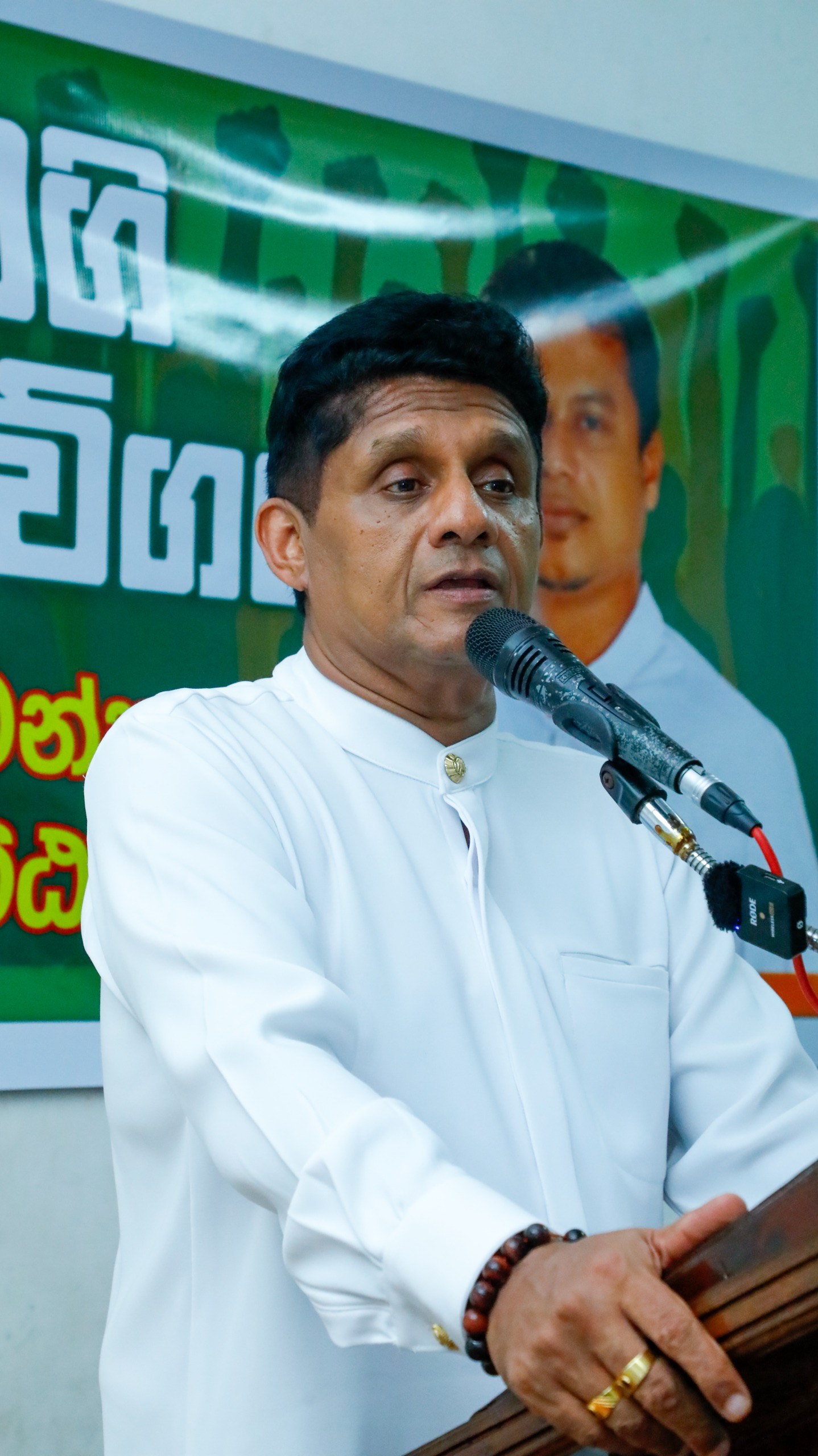 இன்று சமூகத்தில் ஜனநாயகம் குழிதோண்டிப் புதைப்பு  ஒரு பக்கம் கொலைக் கலாச்சாரம்! மறுபக்கம் ஜே.வி.பி. சர்வாதிகாரம்!!  – எதிர்க்கட்சித் தலைவர் சஜித் கடும் சீற்றம்.