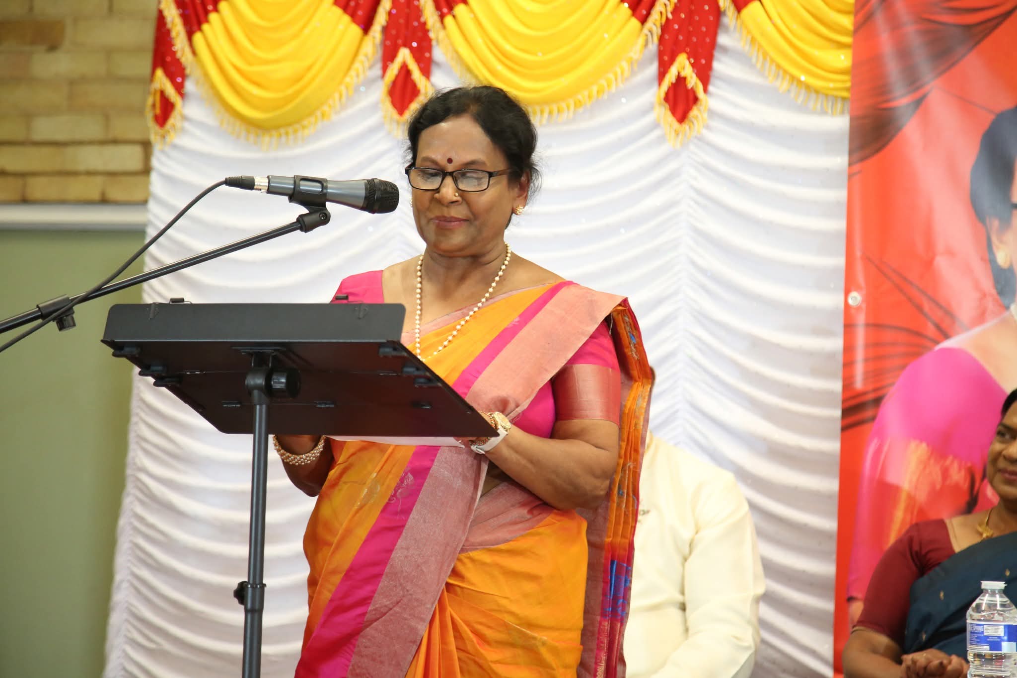 ‘தீதும் நன்றும்’ சிறுகதைத் தொகுதி லண்டனில் அறிமுகம்.