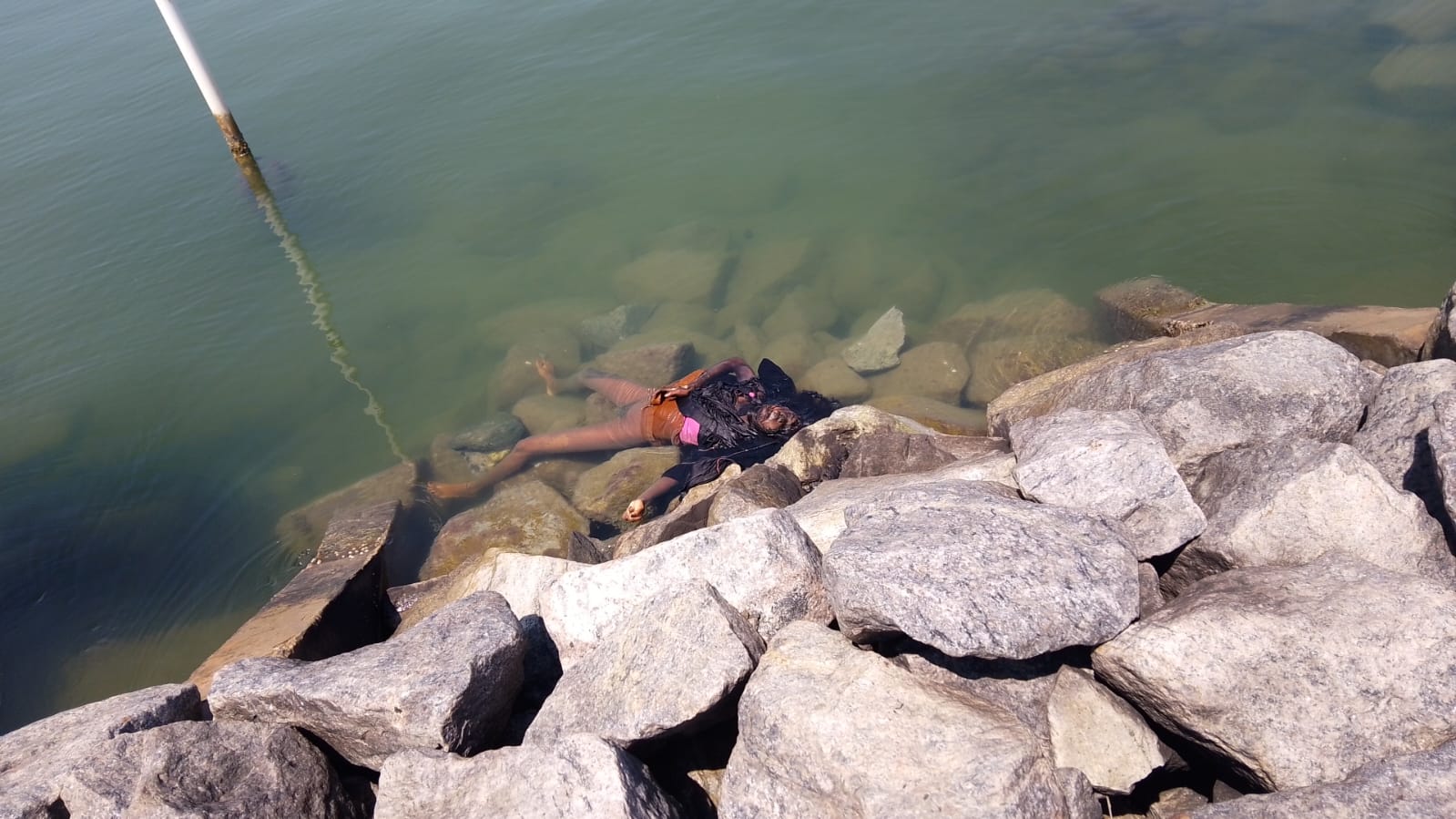 சங்குப்பிட்டியில் கரையொதுங்கிய பெண்ணின் சடலம்!