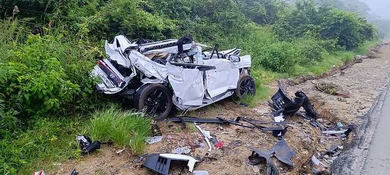 ஓசூர் தேசிய நெடுஞ்சாலையில் அடுத்தடுத்து வாகனங்கள் மோதி 4 பேர் சம்பவ இடத்திலேயே பலி!