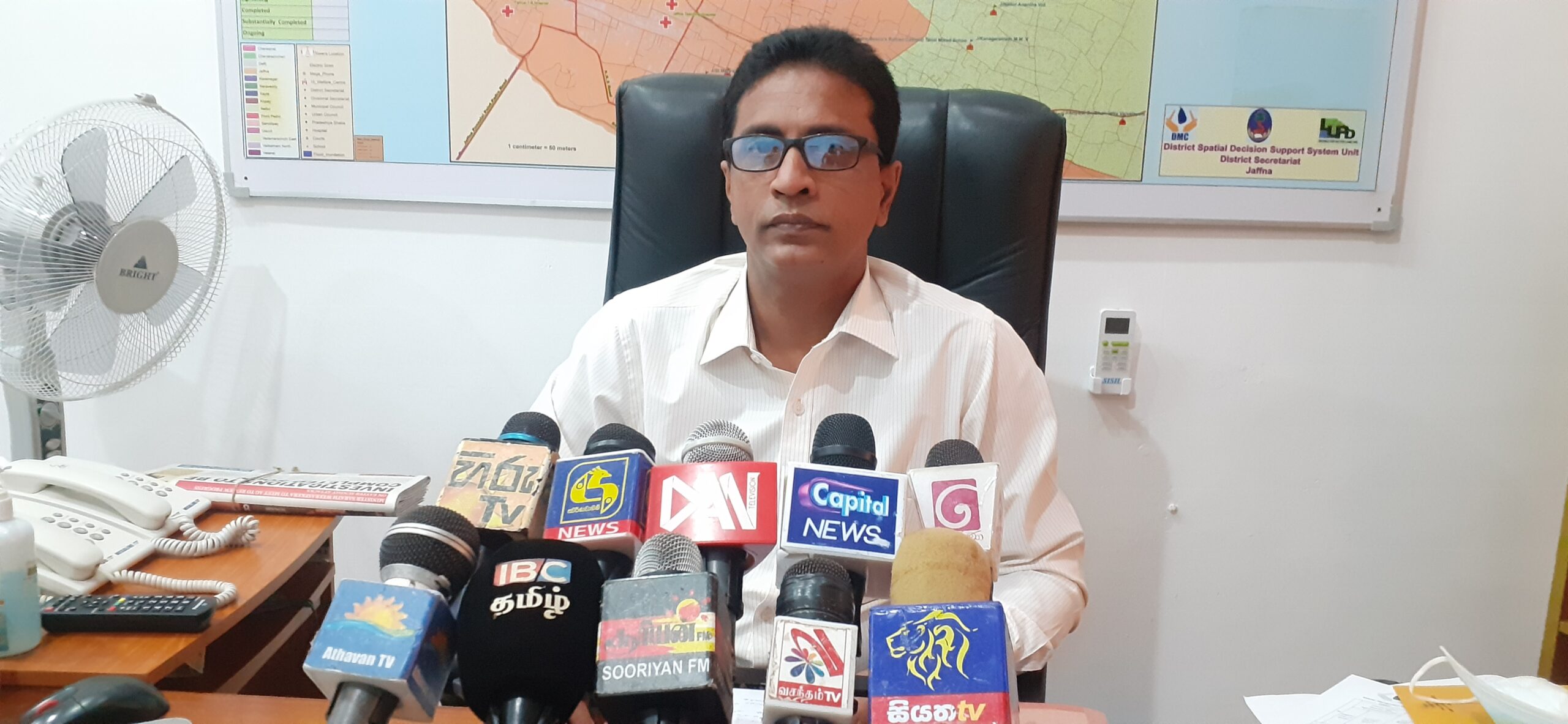 யாழ். மாவட்டத்தில் சீரற்ற காலநிலையால் 221 குடும்பங்களைச் சேர்ந்த 711 பேர் பாதிப்பு.