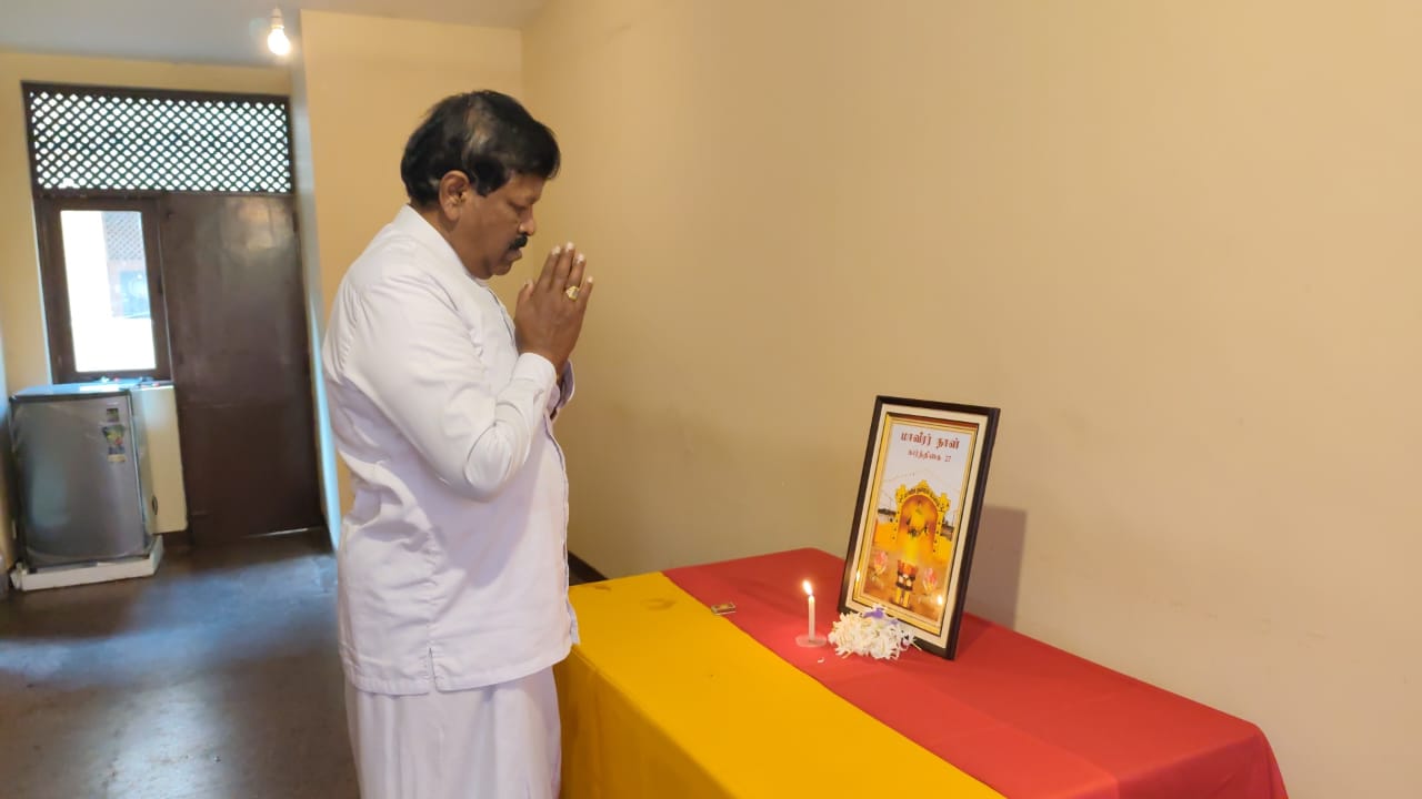 மாவீரர் வாரத்தின் முதல் நாளில்  கொழும்பில் மாவீரருக்கு   ரவிகரன் எம்.பி. அஞ்சலி!