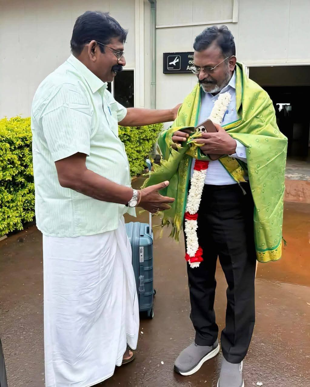 யாழ். வந்தார் தொல்.திருமாவளவன்.