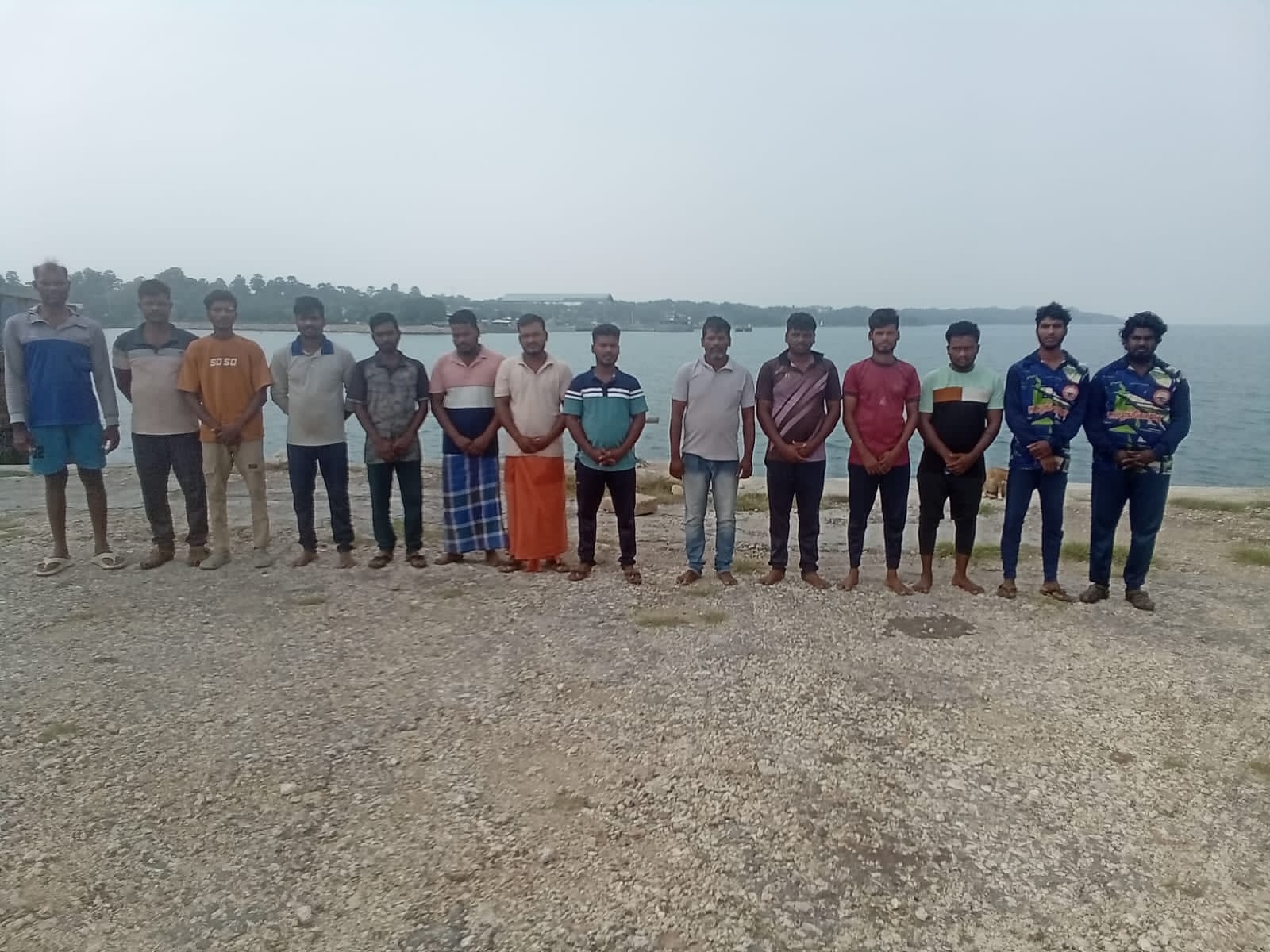அனலைதீவுக் கடற்பரப்பில் கைதான 14 இந்திய மீனவர்களுக்கும் மறியல்!