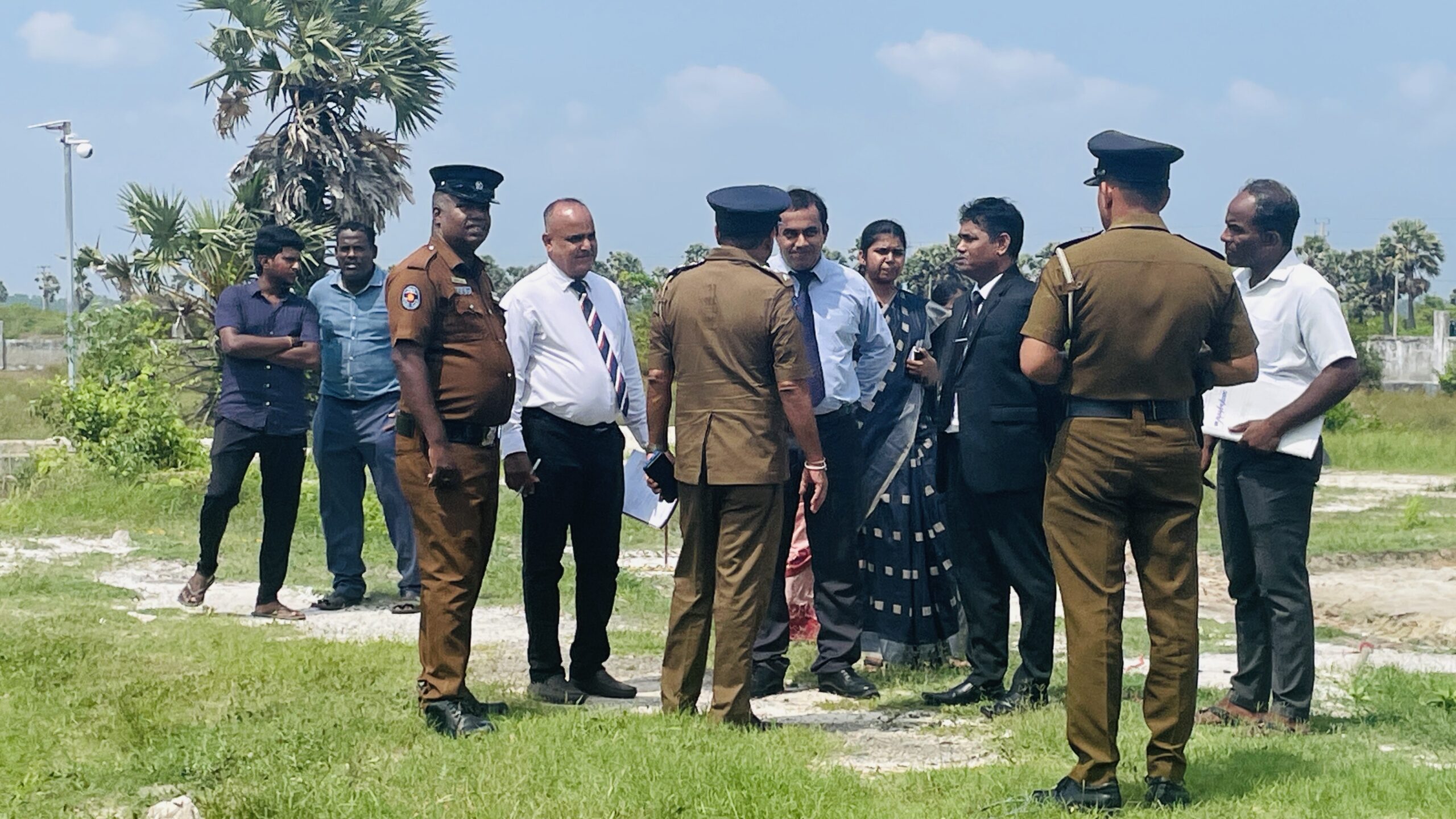 செம்மணி மனிதப் புதைகுழிக்குள் வெள்ளம்! அடுத்த வருடமே 3 ஆம் கட்ட அகழ்வுப் பணி!!  – நீதிவான் தலைமையிலான குழு நேரில் கள ஆய்வு.