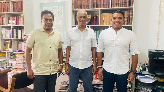 அரசுக்கு எதிரான பேரணி: சுமந்திரனைச் சந்தித்து விளக்கிய நாமல் எம்.பி.  – மொட்டுவின் செயலர் சாகரவும் பங்கேற்பு.