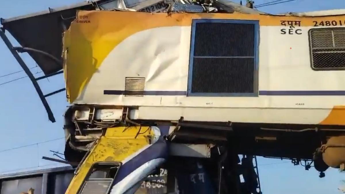 சத்தீஸ்கர் ரயில் விபத்து: பிலாஸ்பூர் அருகே சரக்கு ரயில் மீது பயணிகள் ரயில் மோதல்; 8 பேர் பலி, 14 பேர் படுகாயம்