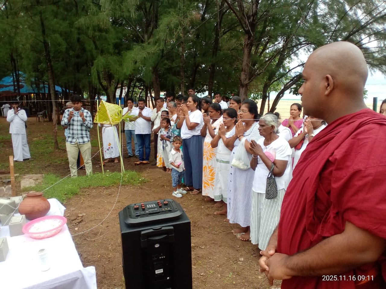 திருமலையில் அடாத்தாகப் புத்தர் சிலை இரவோடு இரவாக உடனே அகற்றப்பட்டது.