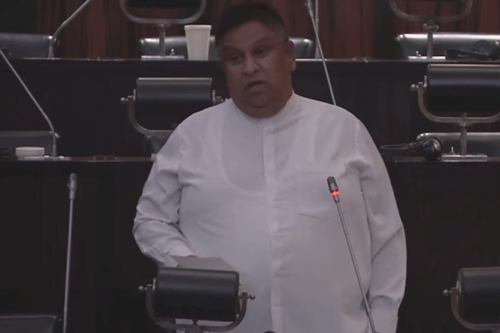 ஆளும் கட்சி காட்டுச் செடிகளாகி எதிரணி தங்கச் செடிகளாக மாறலாம்  – சபையில் சாமர சம்பத் எம்.பி. ஆரூடம்.