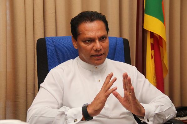 சு.கவின் தலைமைப் பதவியில் உடனடியாக மாற்றம் வேண்டும்  – தயாசிறி எம்.பி. வலியுறுத்து.