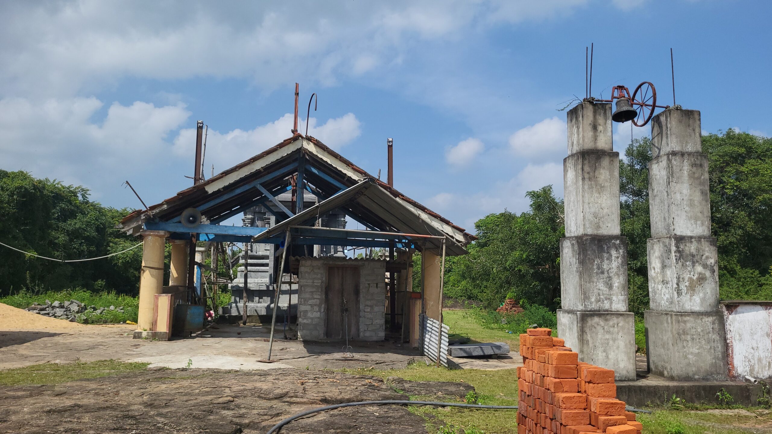 பிள்ளையார் ஆலய வளாகத்தில் விகாரை  – வவுனியாவில் தொல்பொருள் திணைக்களம் அடாவடி.