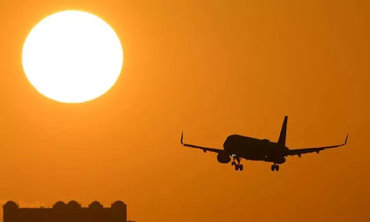 வெடிகுண்டு மிரட்டல்: குவைத் – ஐதராபாத் இண்டிகோ விமானம் மும்பைக்கு திருப்பி விடப்பட்டது!