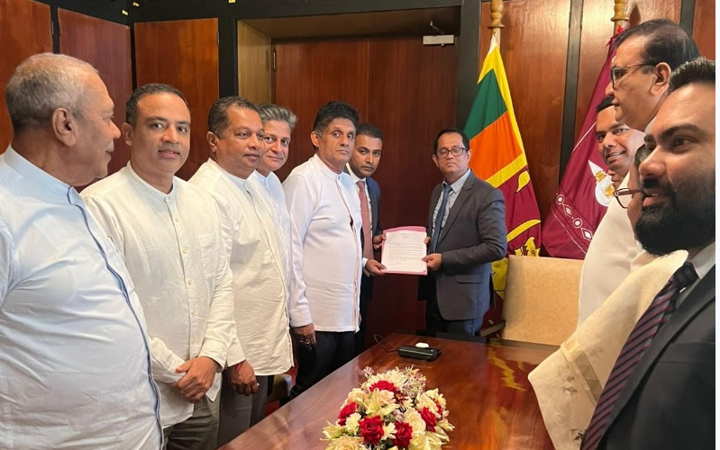 பேரழிவைத் தடுக்கத் தவறியது அநுர அரசு! விசாரணை நடத்த தெரிவுக் குழு வேண்டும்!!  – சபாநாயகரிடம் கடிதம் கையளித்து சஜித் அணி கோரிக்கை.