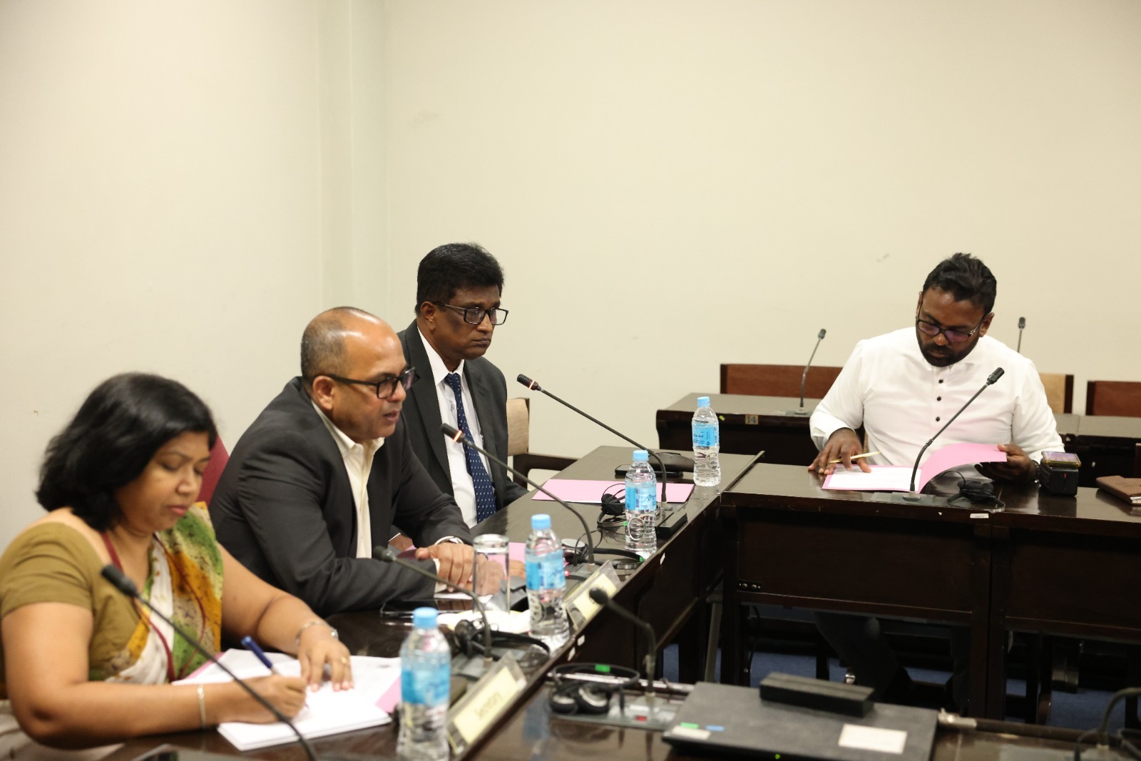 வீதி அபிவிருத்தி அதிகார சபைக்கு 75 பில்லியன் ரூபாவும் மின்சார சபைக்கு 20 பில்லியன் ரூபாவும் பேரிடரால் நட்டம்.