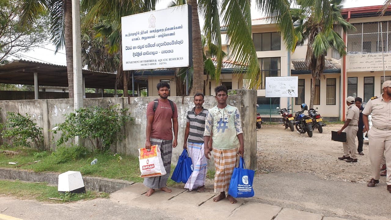 3 இந்திய மீனவர்கள் நெடுந்தீவில் கைது!  – ஜனவரி 7 ஆம் திகதி வரை விளக்கமறியல்.