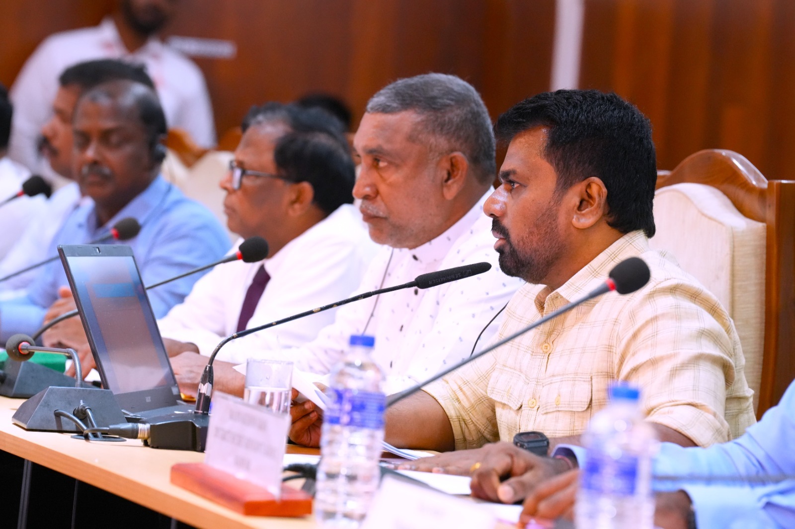 வடக்கு மீனவர்களின் உரிமைகளை இழப்பதற்கு இடமளிக்கவேமாட்டோம்  – இந்திய மீனவர்களின் அத்துமீறல் தொடர்பில் கருத்துக் கூறியபோது ஜனாதிபதி இப்படி உறுதி.