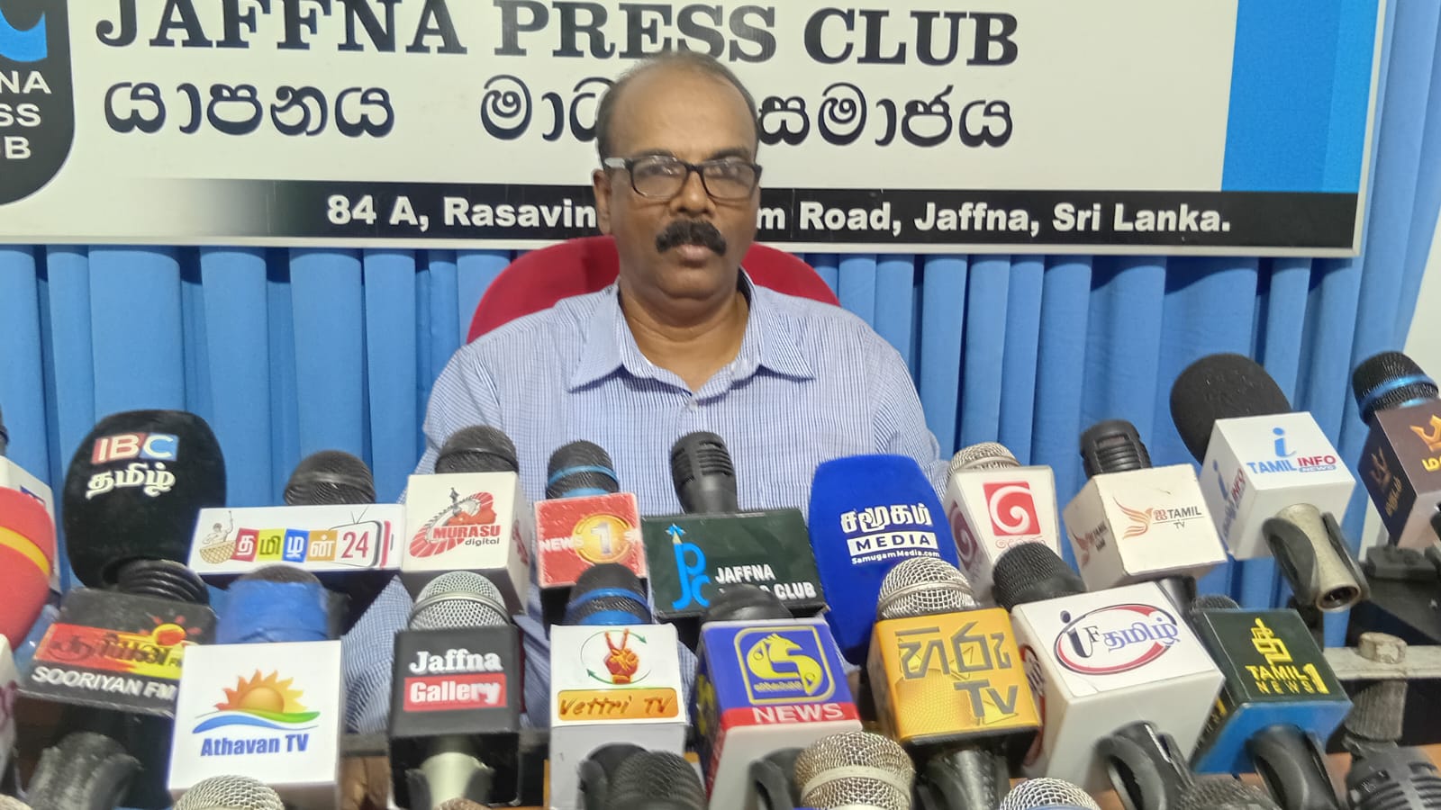 தையிட்டி விகாரைக்காகக் கையகப்படுத்தப்பட்ட காணிகள் நான்கு கட்டடங்களாக விடுவிக்கப்படும்  – உரிமையாளர்களிடம் யாழ். மாவட்ட செயலர் உறுதி.