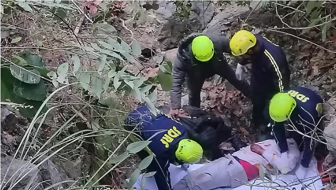 உத்தரகண்டில் பள்ளத்தில் ஜீப் கவிழ்ந்ததில் 5 பேர் பலி!