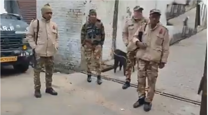 உத்தரப் பிரதேசத்தில் பதற்றம்: பட்ரௌவா சாலையில் தலையற்ற, கை கால்கள் இல்லாத மர்ம சடலம் கண்டெடுப்பு!