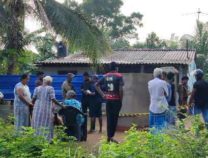 மனைவியைக் கொலை செய்துவிட்டு கழுத்தை அறுத்துக்கொண்ட கணவன்  – வவுனியாவில் அதிகாலை பயங்கரம்.