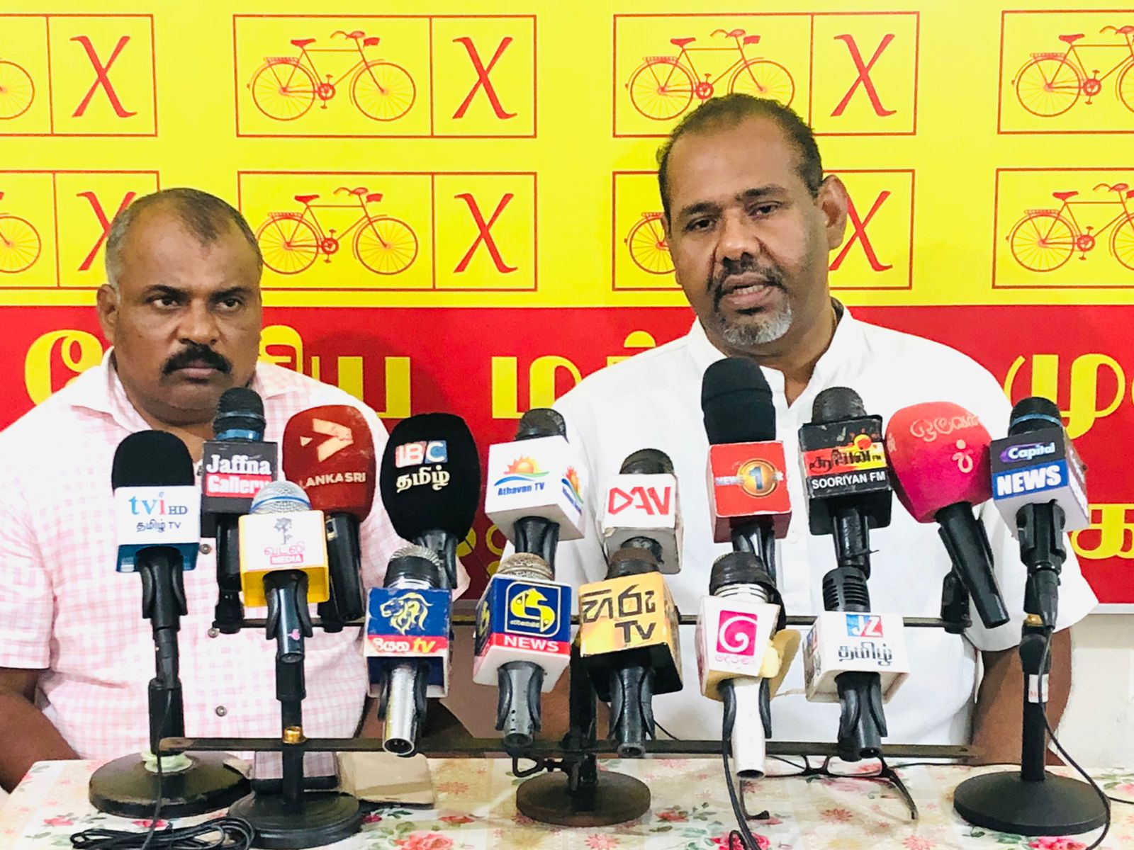 பட்ஜட்டை எதிர்க்காத தமிழ்த் தரப்பு கிவுல் ஓயாவை எதிர்த்துக் கூக்குரல்!  – இப்படிக் குற்றஞ்சாட்டுகின்றார் கஜேந்திரகுமார்.