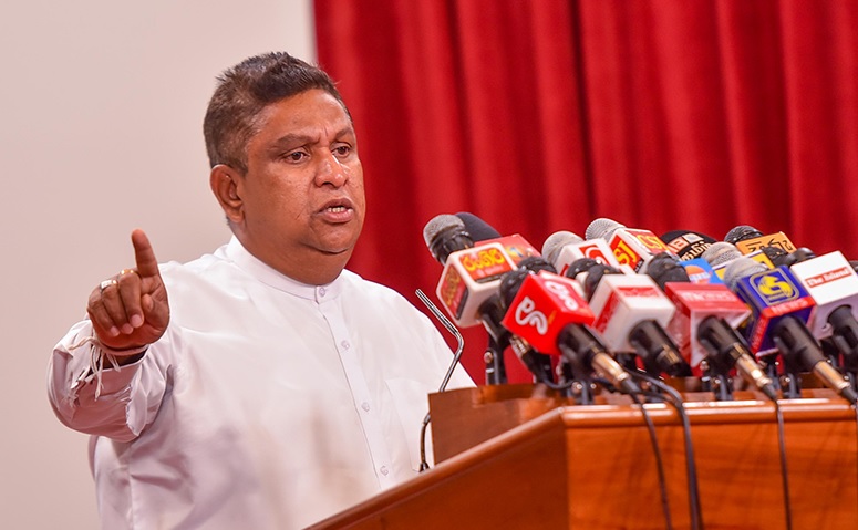 சு.க. மீளெழுச்சிப் பயணத்தில் கடும் முடிவுகள் எடுக்கப்படும்.