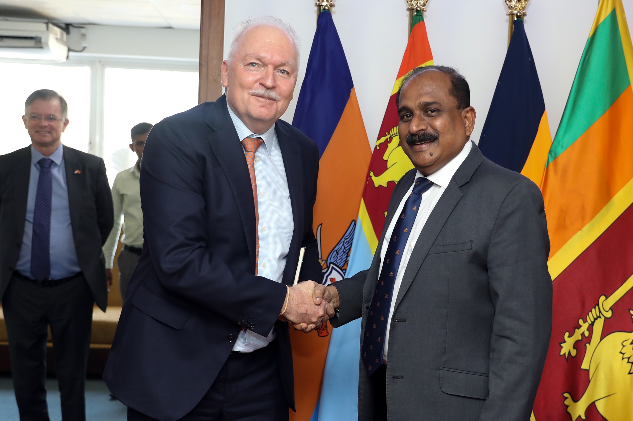 பாதுகாப்பு பிரதி அமைச்சருடன் நெதர்லாந்து தூதுவர் சந்திப்பு!  – இரு தரப்பு உறவுகளைவலுப்படுத்துவது தொடர்பில் கலந்துரையாடல்.