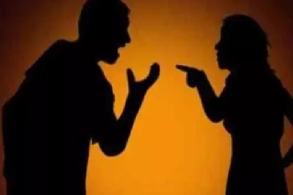 வயல்வெளியில் சடலமாக மீட்கப்பட்ட விவசாயி: மனைவி மற்றும் தோழியின் நாடகத்தை அம்பலப்படுத்திய போலீஸ்!