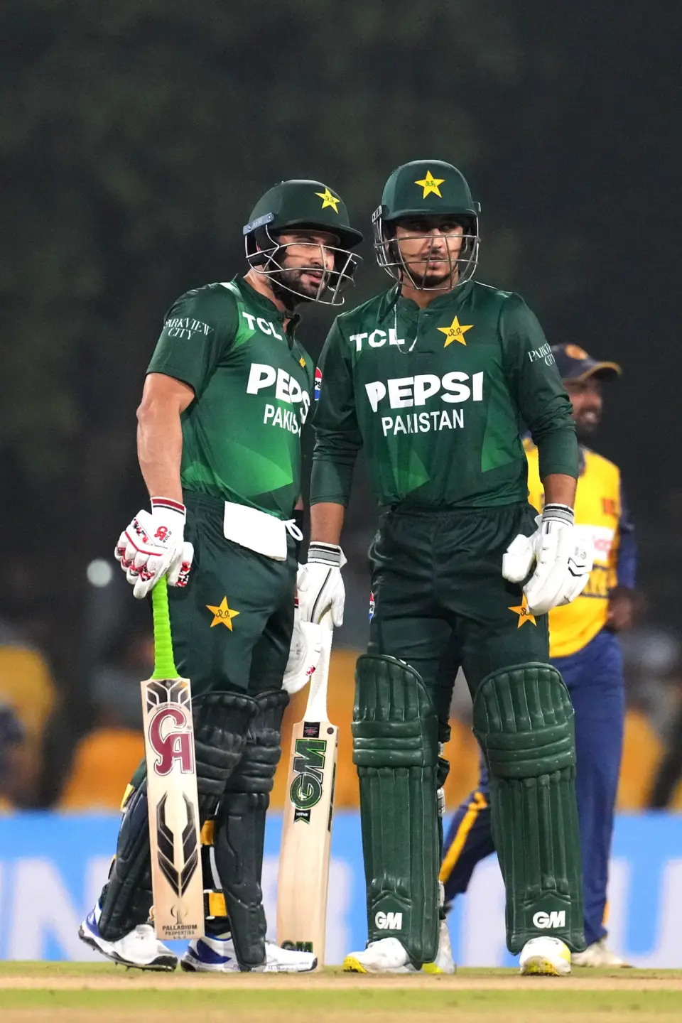 இலங்கை, பாகிஸ்தான் டி20 தொடரில் ஆறு விக்கெட் வித்தியாசத்தில் வெற்றி பெற்ற பாகிஸ்தான் அணி.