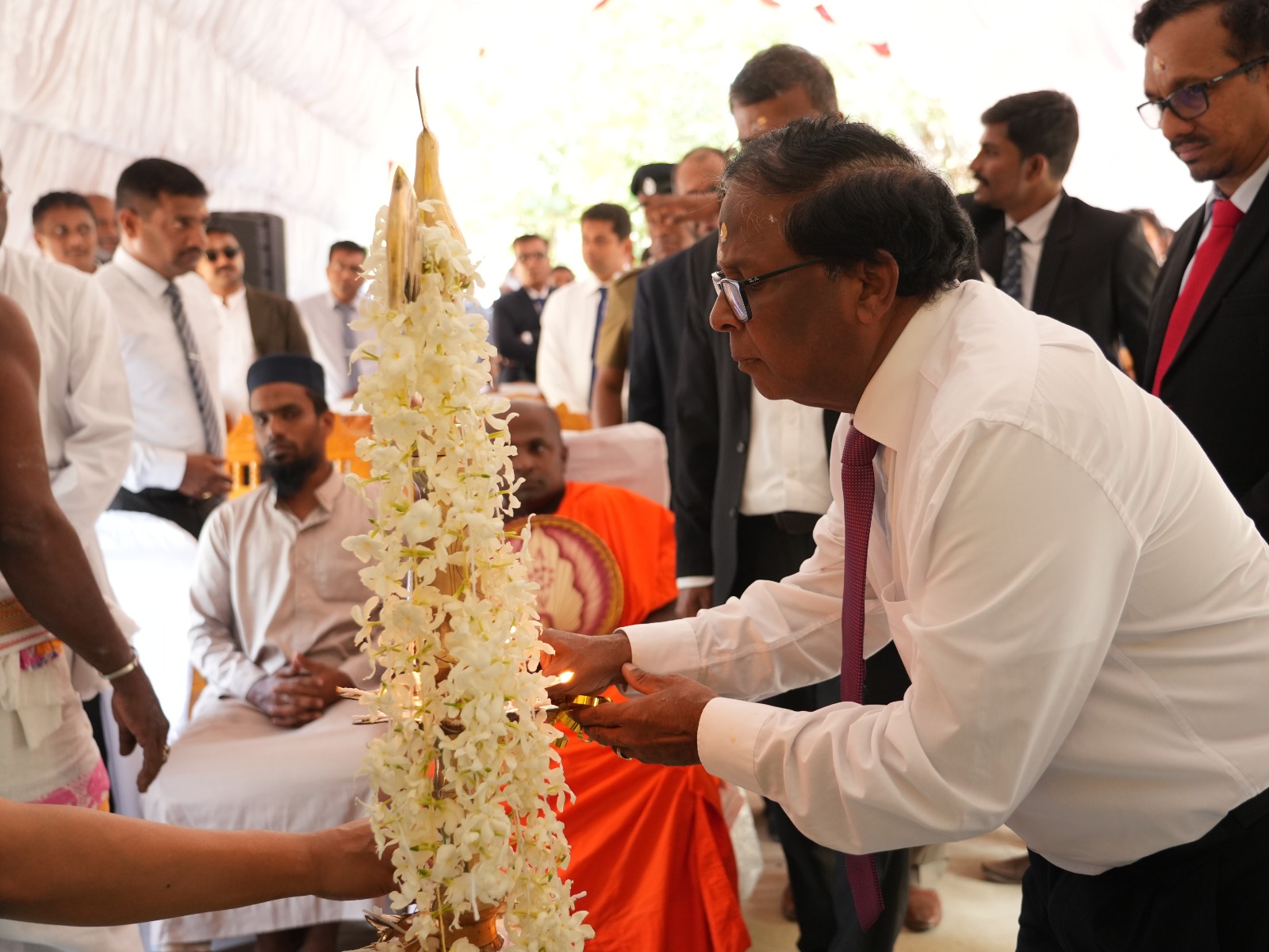 புலம்பெயர் வாழ் எம் உறவுகளே முதலீடு செய்ய முன்வாருங்கள்!  – வடக்கு ஆளுநர் பகிரங்க அழைப்பு.