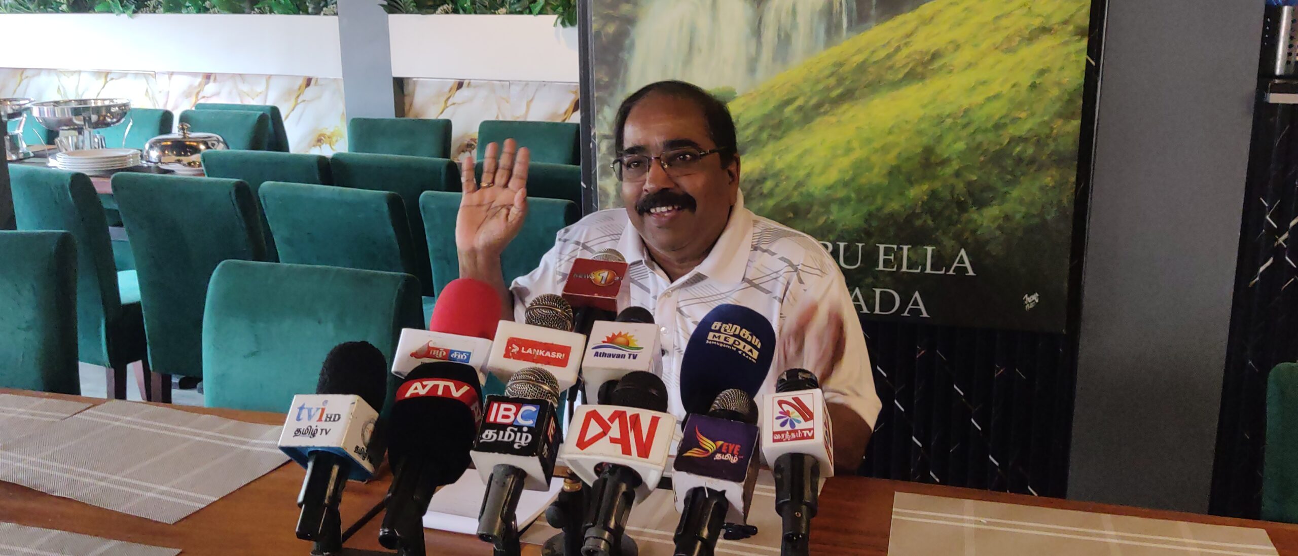 சிறுபான்மைக் கட்சிகளின் நிலவரம் அறியாமல் சிறீதரன் எம்.பி. எடுக்கின்ற தீர்மானங்கள் தவறு!  – ‘சங்கு’ கூட்டணியின் பேச்சாளர் சுரேஷ் குற்றச்சாட்டு.