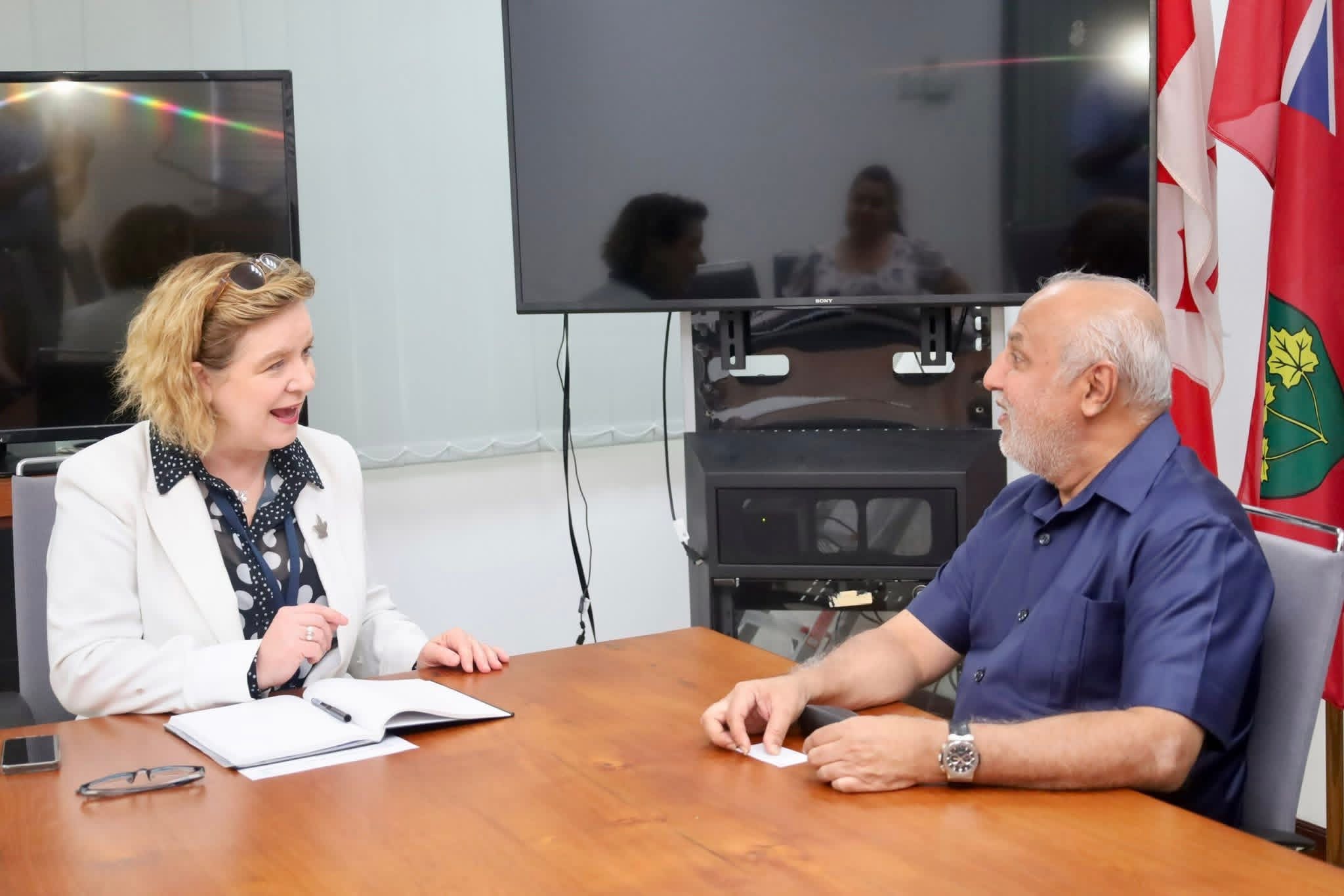 கனடா செல்ல முன் தூதுவருடன் ஹக்கீம் பேச்சு!