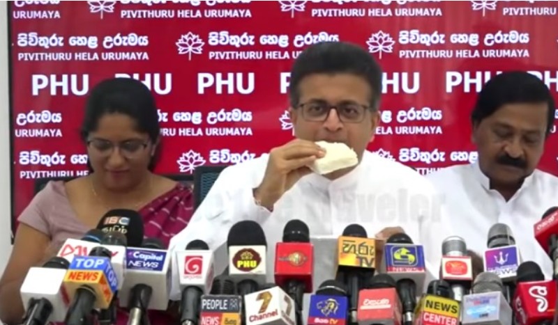 அமெரிக்கத் தூதுவர் விடைபெறுவதனால் பாற்சோறு சாப்பிட்டு மகிழ்ந்த கம்மன்பில.