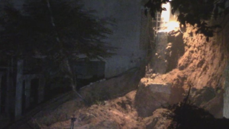 மண்மேடு சரிந்து வீழ்ந்து மூவர் பரிதாப உயிரிழப்பு!  – ஹோட்டல் நிர்மாணப் பணியின்போது துயரம்.