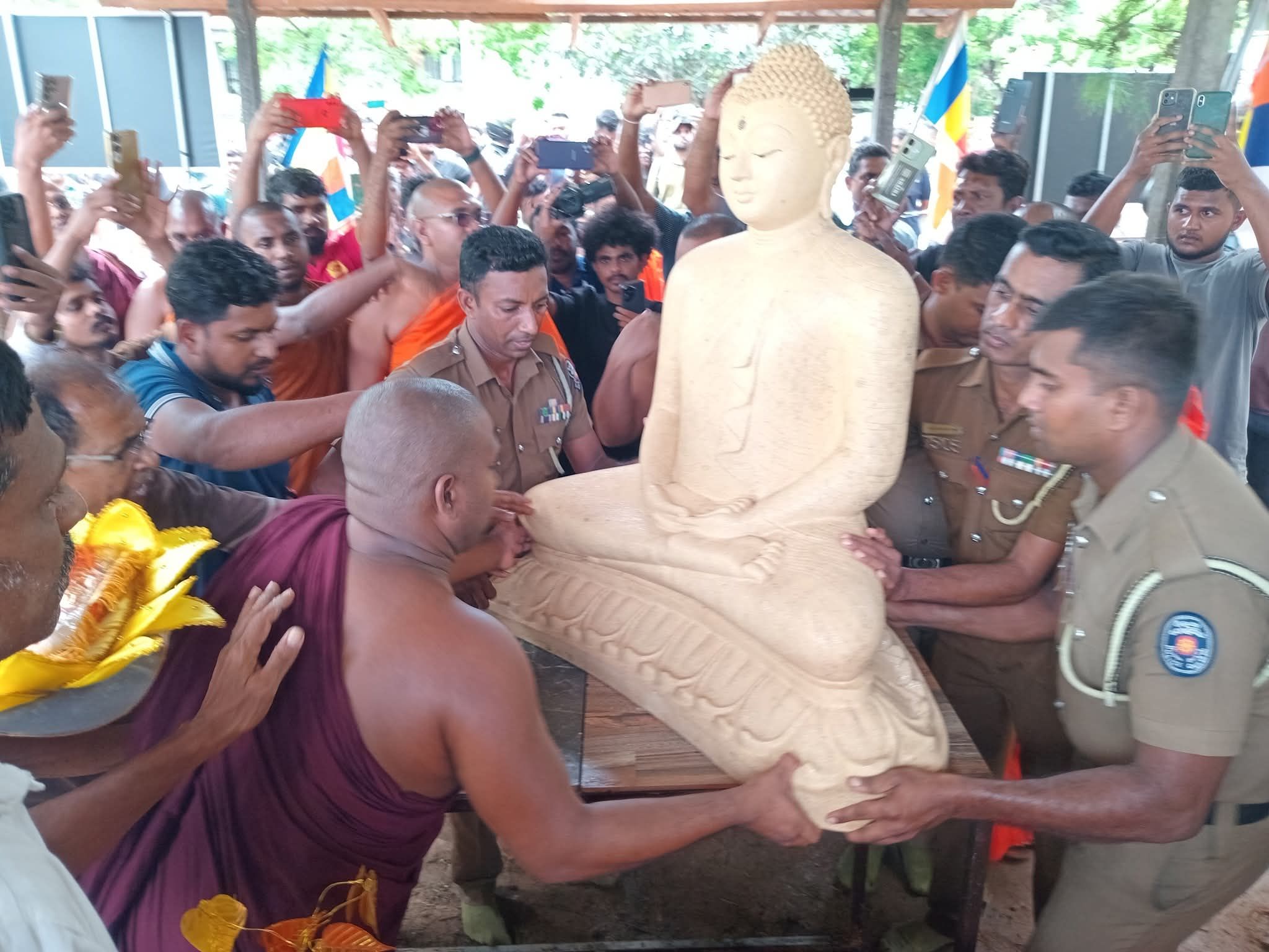 திருமலை புத்தர் சிலை விவகாரம்:  4 பிக்குகள் உள்ளிட்ட 10 பேரின் விளக்கமறியல் 28 வரை நீடிப்பு.