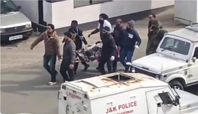 ஜம்மு காஷ்மீரில் கோர விபத்து: ராணுவ வாகனம் பள்ளத்தில் கவிழ்ந்து 10 வீரர்கள் வீரமரணம்!
