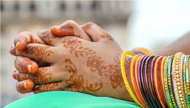 “உ.பி சோகம்: மதச்சடங்கு என்ற பெயரில் பெண்ணுக்கு நேர்ந்த வன்கொடுமை – பின்னணி என்ன?”