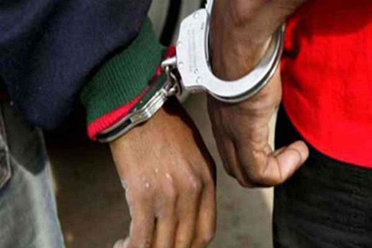 பாடசாலைக் காவலாளி உட்பட இருவர் ‘ஐஸ்’ போதைப்பொருளுடன் சிக்கினர்!