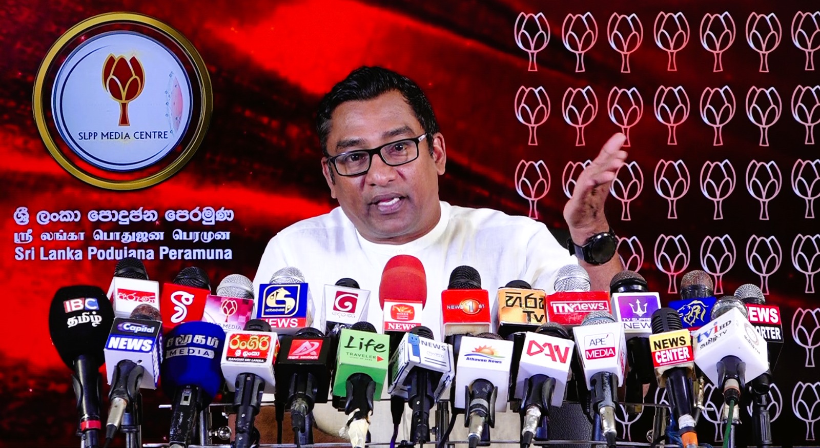 மஹிந்தவின் அதிரடியான முடிவே புலிகளிடமிருந்து நாட்டை மீட்டது!  – பொன்சேகாவின் போர்க்காலக் குற்றச்சாட்டுகளை நிராகரித்தது மொட்டுக் கட்சி.