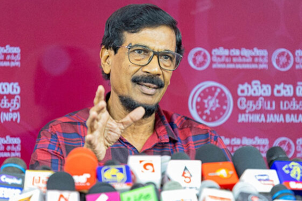 என்.பி.பியில் தனிநபர் ஆதிக்கம் இல்லை! கலந்துரையாடல்களிலேயே தீர்மானங்கள!!  – புதுடில்லி பறக்க முன் ரில்வின் சில்வா தெரிவிப்பு.